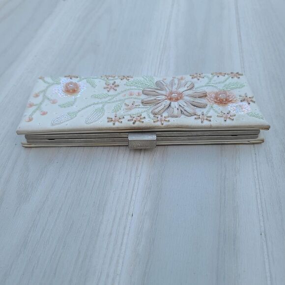 Vintage V2 clasp clutch purse Thin